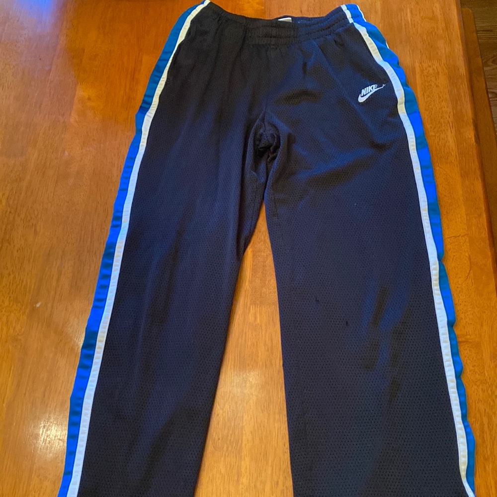 Boys Nike sweatpants. Discounted Shipping!